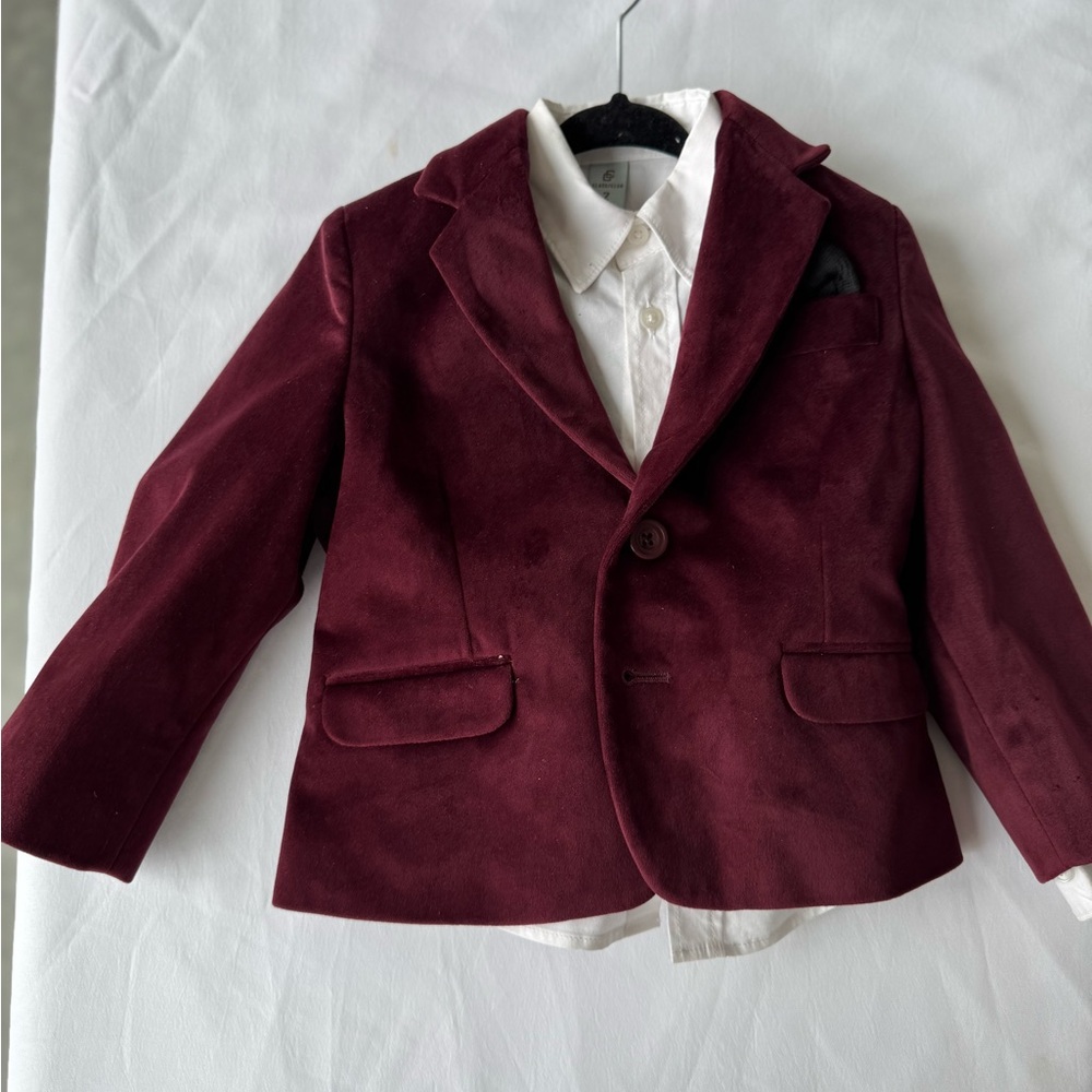 Class Club Little Boys 2T 3 Piece Velvet Suit Set